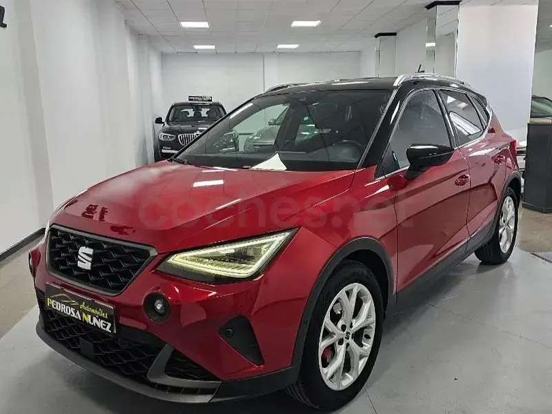 Usado Seat Arona FR 110 CV (80 kW) 2021 Granate SUV