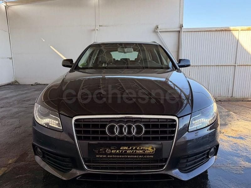 Usado Audi A4 180 HP (132 kW) 2011 Cinzento Carrinha