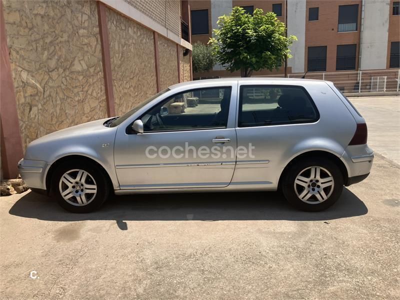 Gris / plata Usado 2003 VW Golf IV Conceptline Berlina | 3200 € (Precio justo) - Imagen 1/4