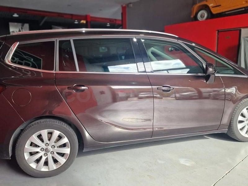 Usado Opel Zafira Excellence 170 CV (125 kW) 2016 Granate Monovolumen