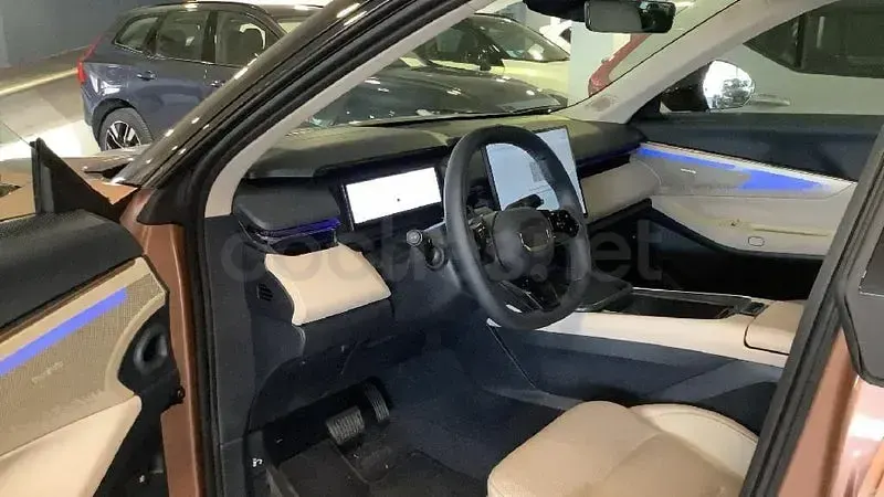 Usado Lynk & Co 08 350 CV (257 kW) 2025 Gris / plata SUV