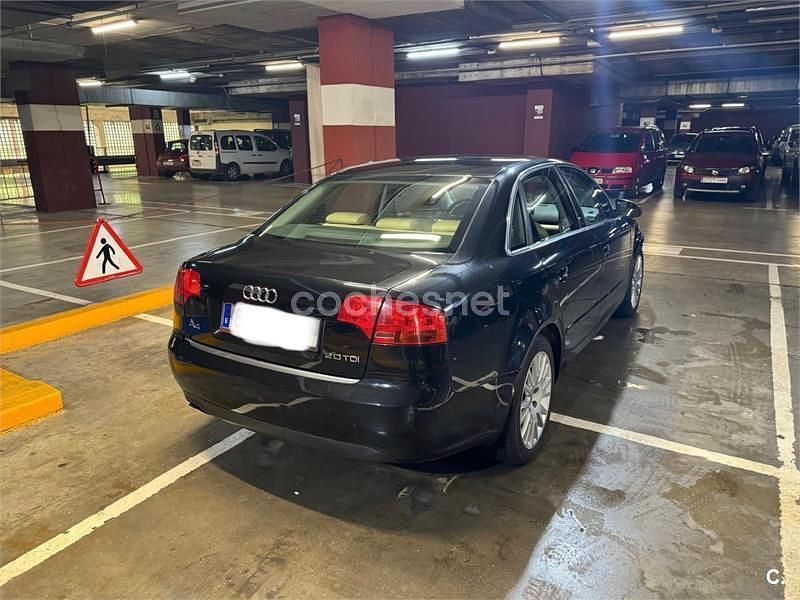 Usado Audi A4 140 CV (102 kW) 2007 Negro Berlina