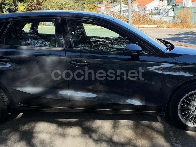 Usado Audi A3 Advanced Plus 110 CV (80 kW) 2022 Gris / plata Berlina