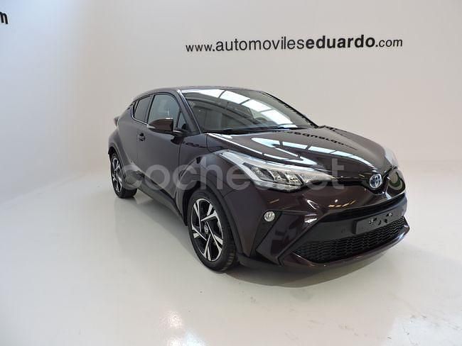 Usado Toyota C-HR Active 122 CV (89 kW) 2022 Granate SUV