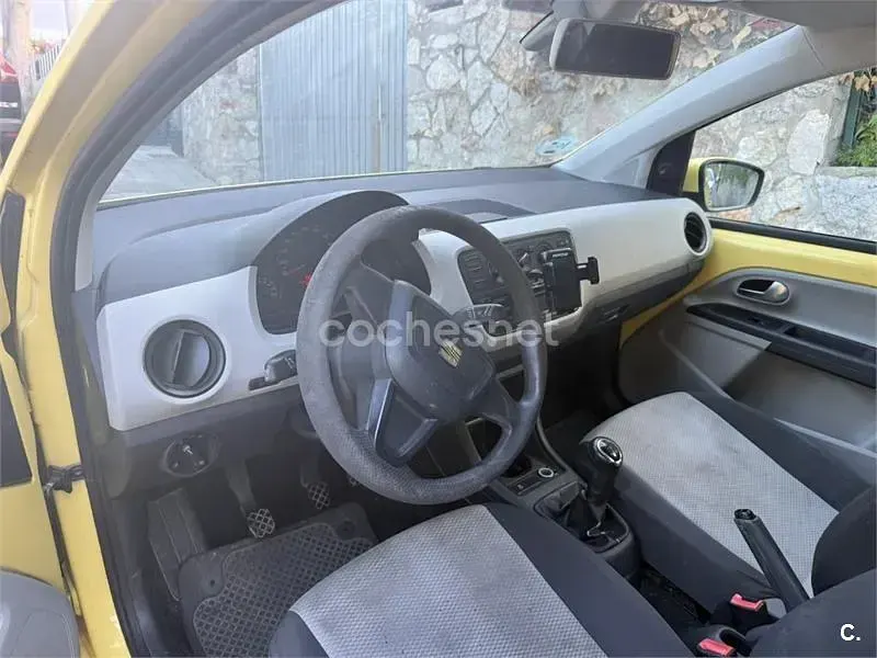 Usado Seat Mii Style 75 CV (55 kW) 2011 Amarillo Utilitario