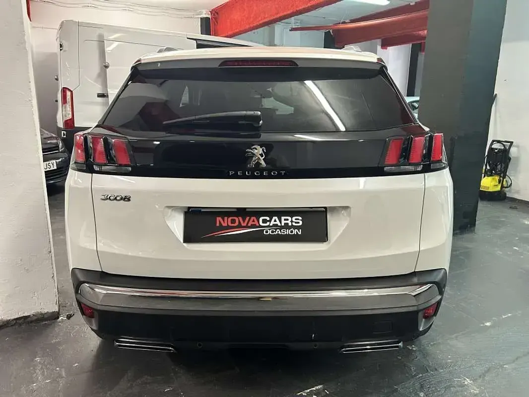 Usado Peugeot 3008 Active 131 CV (96 kW) 2019 Blanco SUV