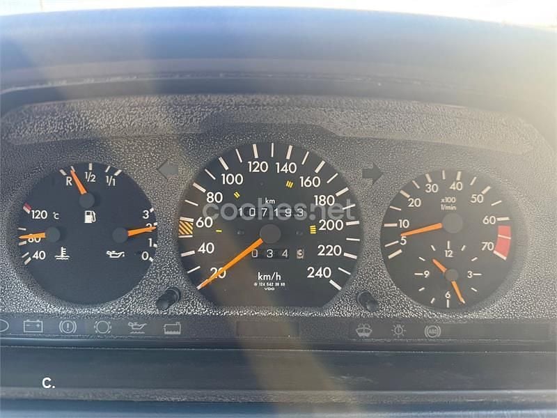 Azul Usado 1993 Mercedes E320 Berlina | 9000 € - Imagen 1/4