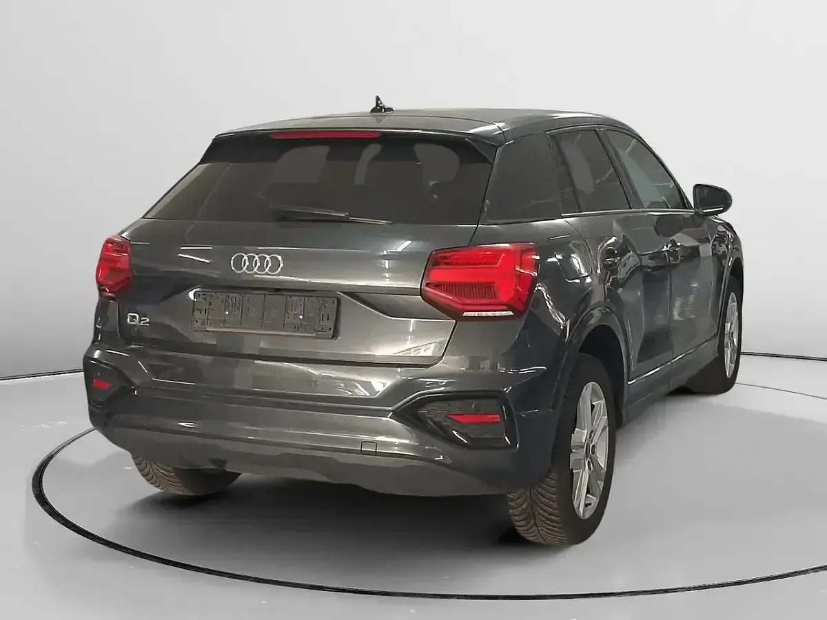Usado Audi Q2 Advanced 150 CV (110 kW) 2023 Gris SUV