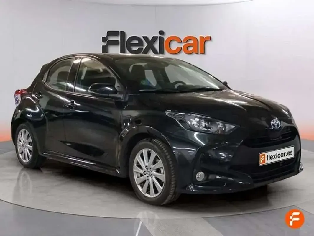 Brugt Toyota Yaris Hybrid Style 116 HK (85 kW) 2022 Sort Sedan
