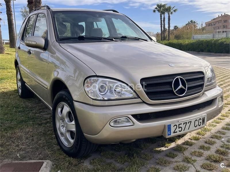 Usado Mercedes ML270 163 CV (119 kW) 2003 Beige SUV