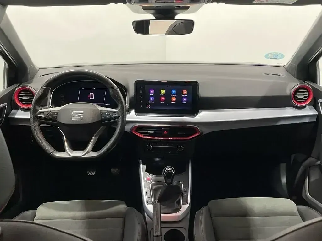 Usado Seat Arona FR 116 CV (85 kW) 2024 Negro SUV