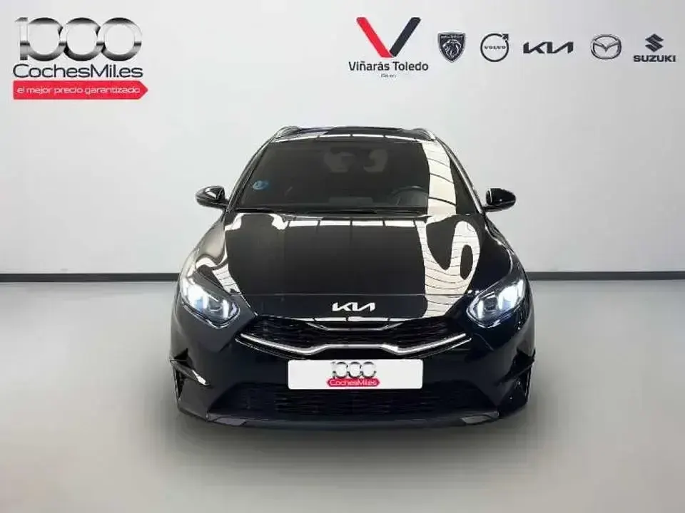 Usado Kia Ceed Style 100 CV (73 kW) 2025 Negro Utilitario