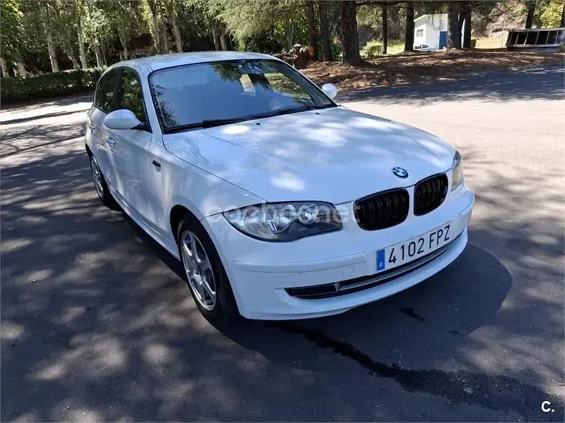 Usado BMW 118 122 CV (89 kW) 2007 Blanco Utilitario