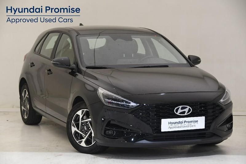 Usado Hyundai i30 100 CV (73 kW) 2024 Negro