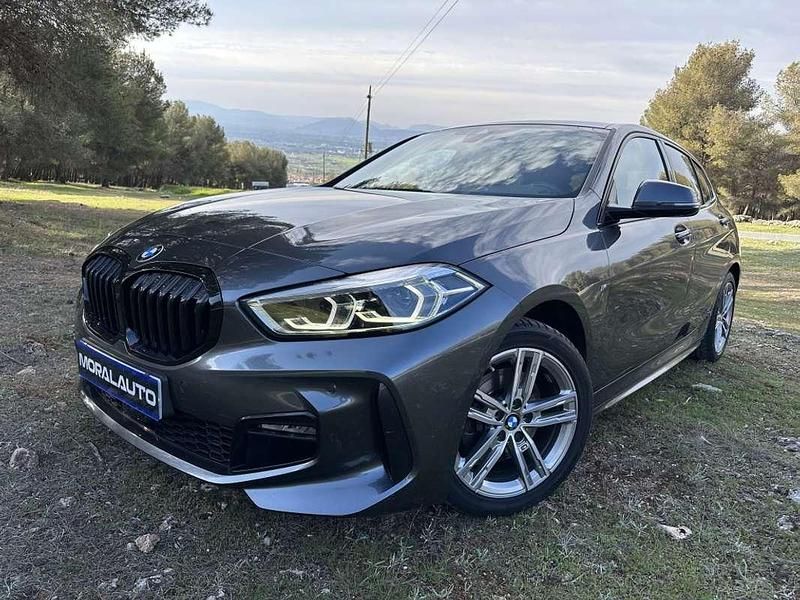 Usado BMW 118 M Sport 136 CV (100 kW) 2021 Gris Utilitario