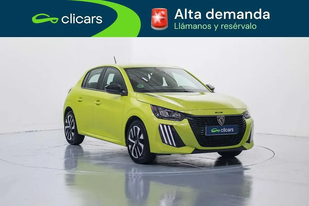 Usado Peugeot 208 Active 102 CV (75 kW) 2024 Amarillo Utilitario