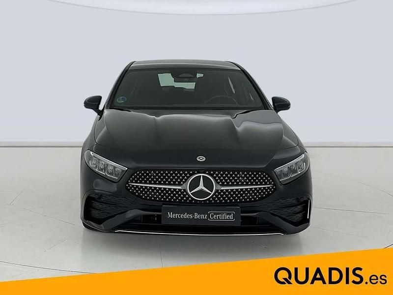 Usado Mercedes A180 Advanced 136 CV (100 kW) 2025 Negro Utilitario