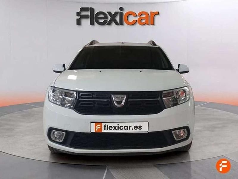 Usado Dacia Logan Comfort 90 CV (66 kW) 2020 Blanco Familiar