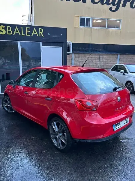 Käytetty Seat Ibiza Sport 90 HP (66 kW) 2010 Punainen Sedan