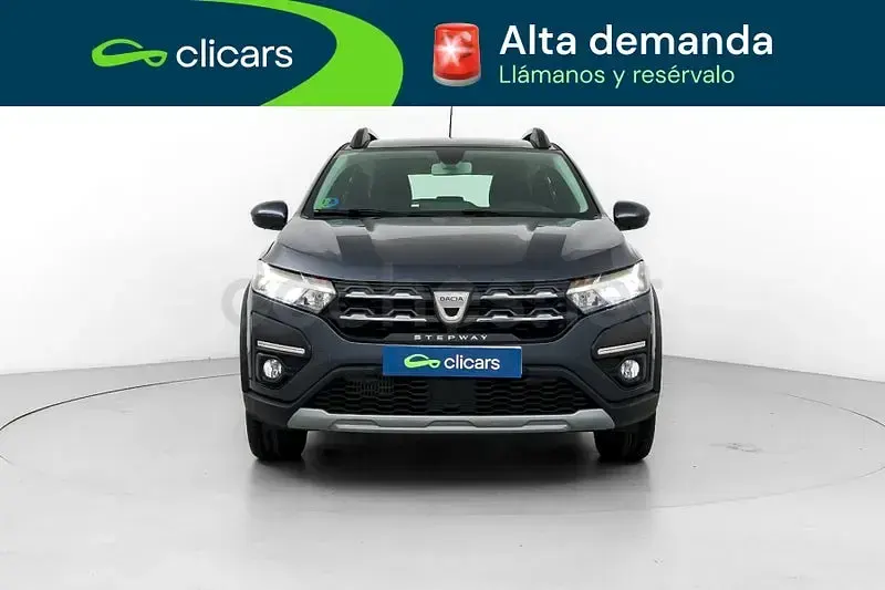 Usado Dacia Sandero Stepway 101 CV (74 kW) 2022 Gris / plata Berlina