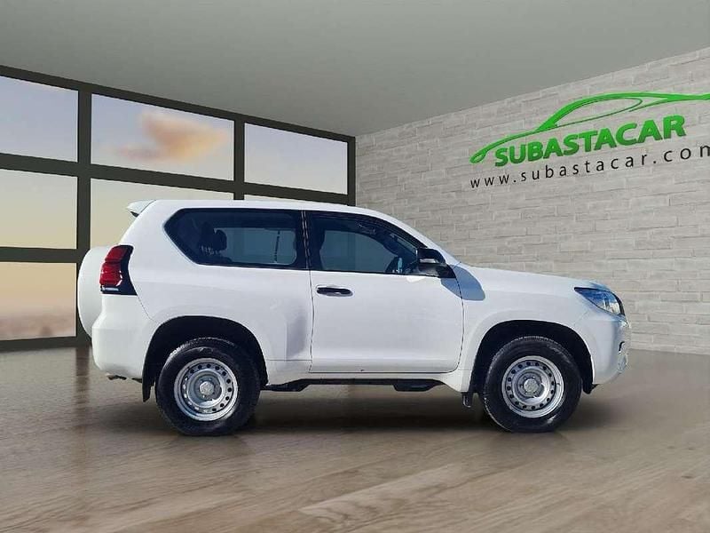 Begagnad Toyota Land Cruiser 177 HK (130 kW) 2021 Vit SUV