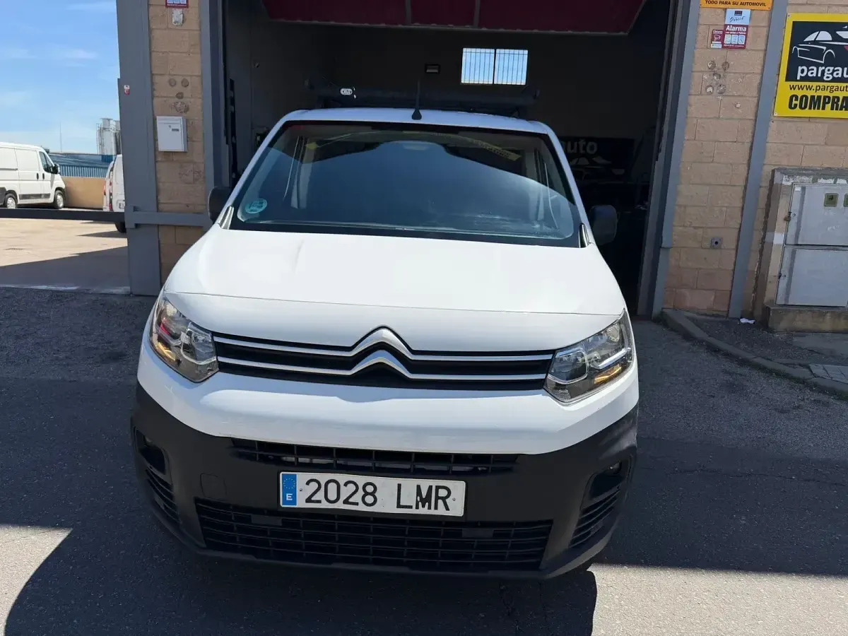 Usado Peugeot Partner Premium 98 CV (72 kW) 2021 Blanco Monovolumen