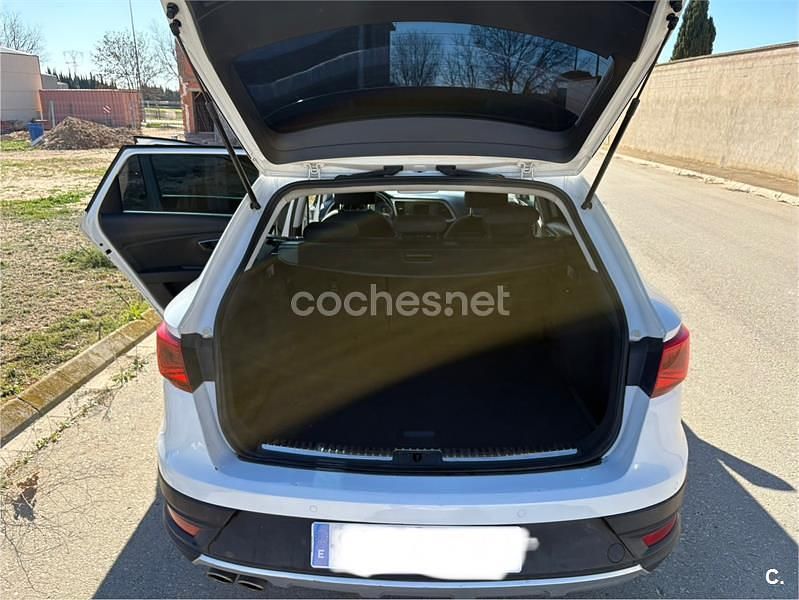 Usado Seat Leon X-Perience 4Drive 150 CV (110 kW) 2018 Blanco Familiar