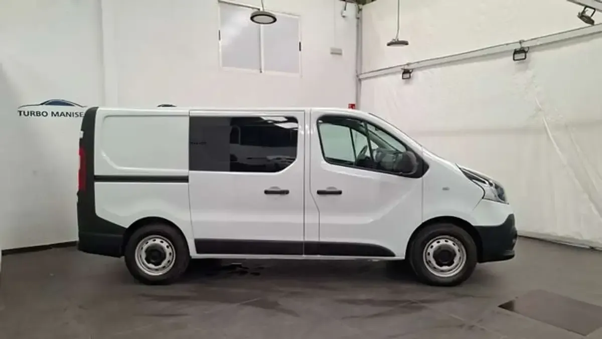 Usado Renault Trafic LIMITED 120 CV (88 kW) 2019 Blanco Monovolumen