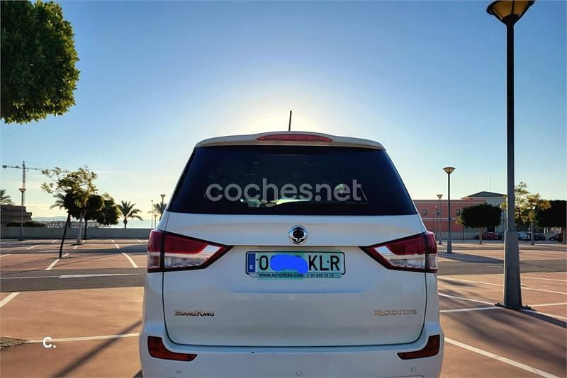Usado Ssangyong (KGM) Rodius Limited 178 CV (130 kW) 2018 Blanco Monovolumen