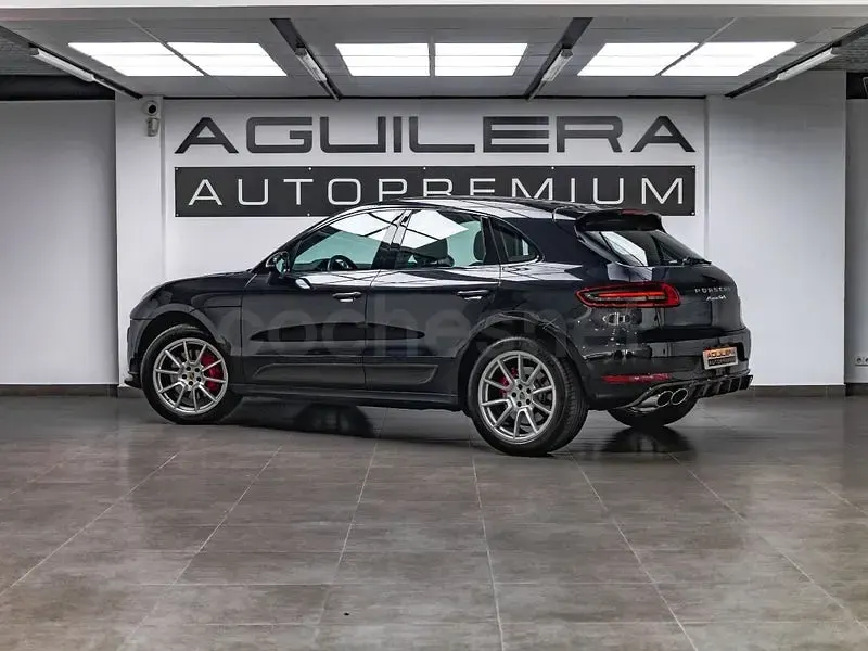 Käytetty Porsche Macan Turbo 400 HP (294 kW) 2014 Musta Katumaasturi