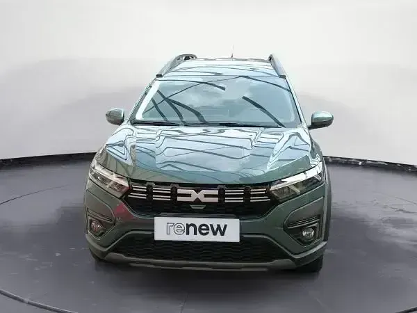 Usado Dacia Jogger Expression 140 CV (102 kW) 2025 Verde Monovolumen