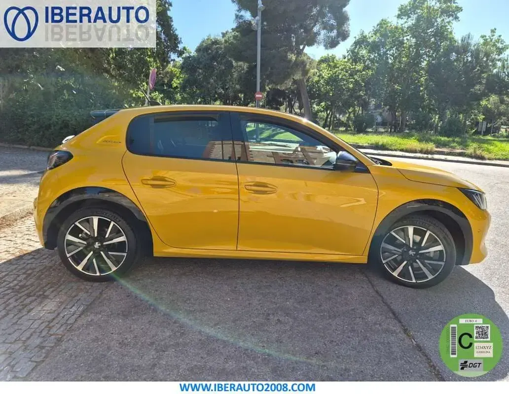 Usado Peugeot 208 GT-line 102 CV (75 kW) 2020 Amarillo Utilitario