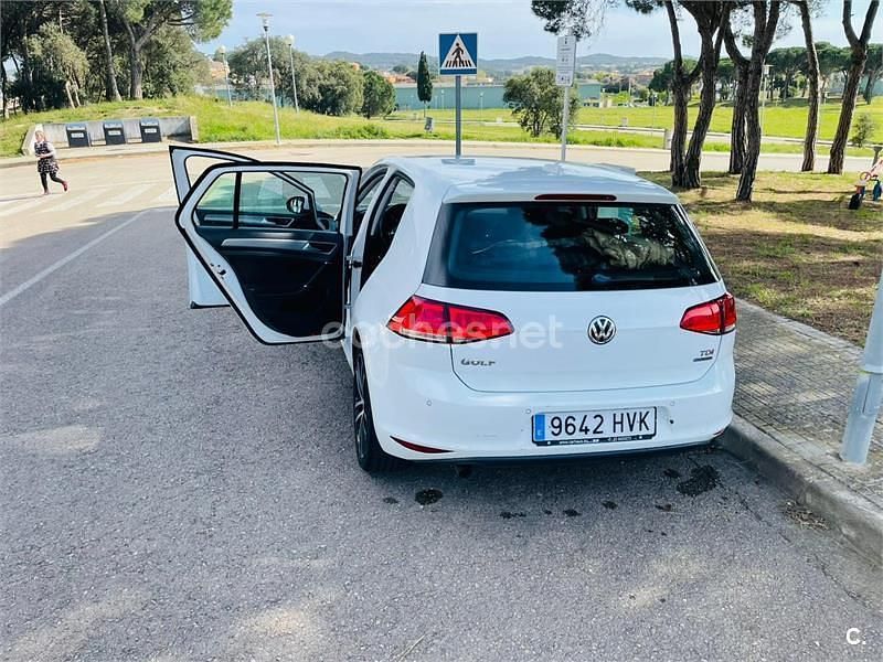 Usado VW Golf VII Business 110 HP (80 kW) 2015 Branco Sedan