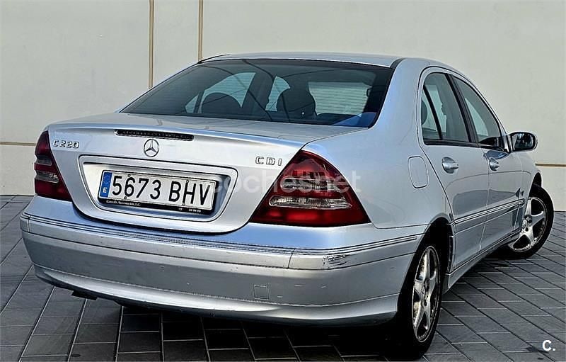 Usado Mercedes C220 Avantgarde 143 CV (105 kW) 2001 Gris / plata Berlina