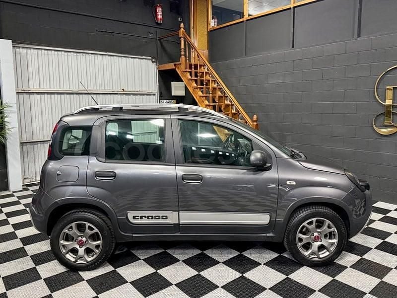 Usado Fiat Panda Cross Cross 95 CV (69 kW) 2018 Gris / plata Utilitario