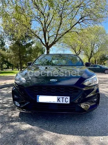 Usado Ford Focus ST-Line 120 CV (88 kW) 2019 Negro Berlina