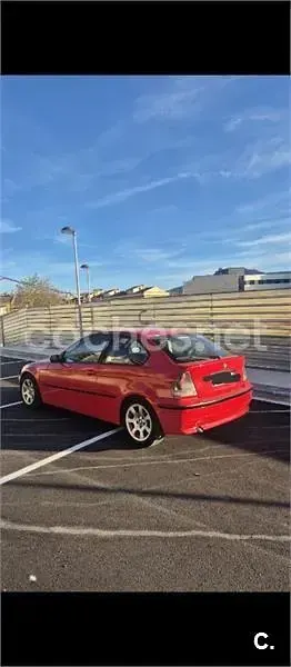 Usado BMW 318 90 CV (66 kW) 2001 Rojo Berlina