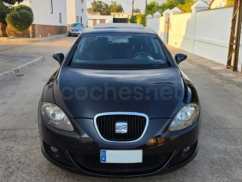 Usado Seat Leon Sport 140 CV (102 kW) 2007 Negro Utilitario