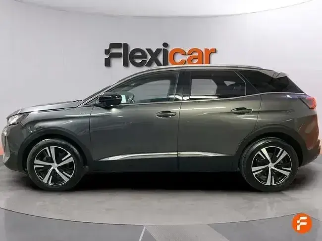 Usado Peugeot 3008 GT 130 CV (95 kW) 2023 Gris SUV