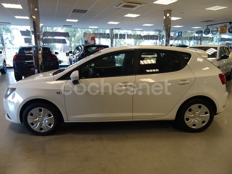Usado Seat Ibiza Ecomotive 75 CV (55 kW) 2015 Blanco Berlina