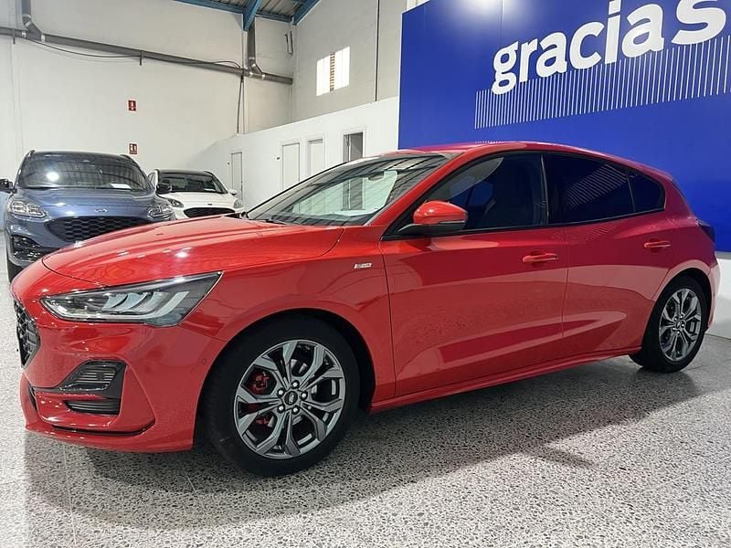 Usado Ford Focus ST-Line 125 CV (91 kW) 2024 Rojo Berlina