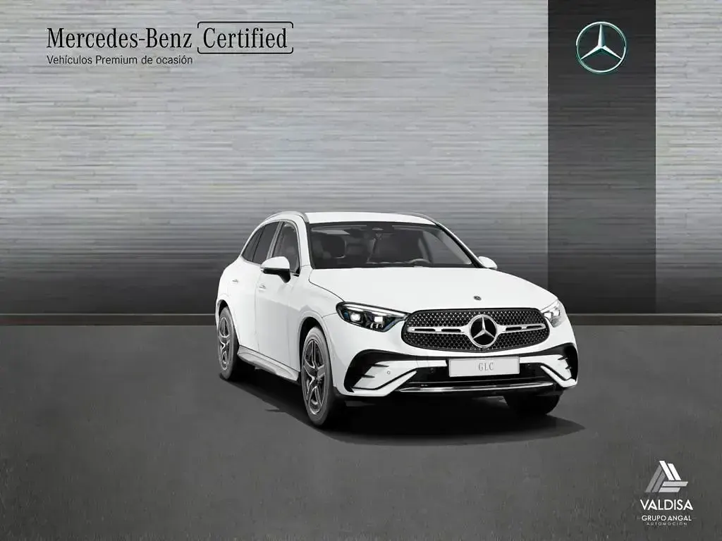 Usado Mercedes GLC300 AMG line 333 CV (244 kW) 2024 Blanco