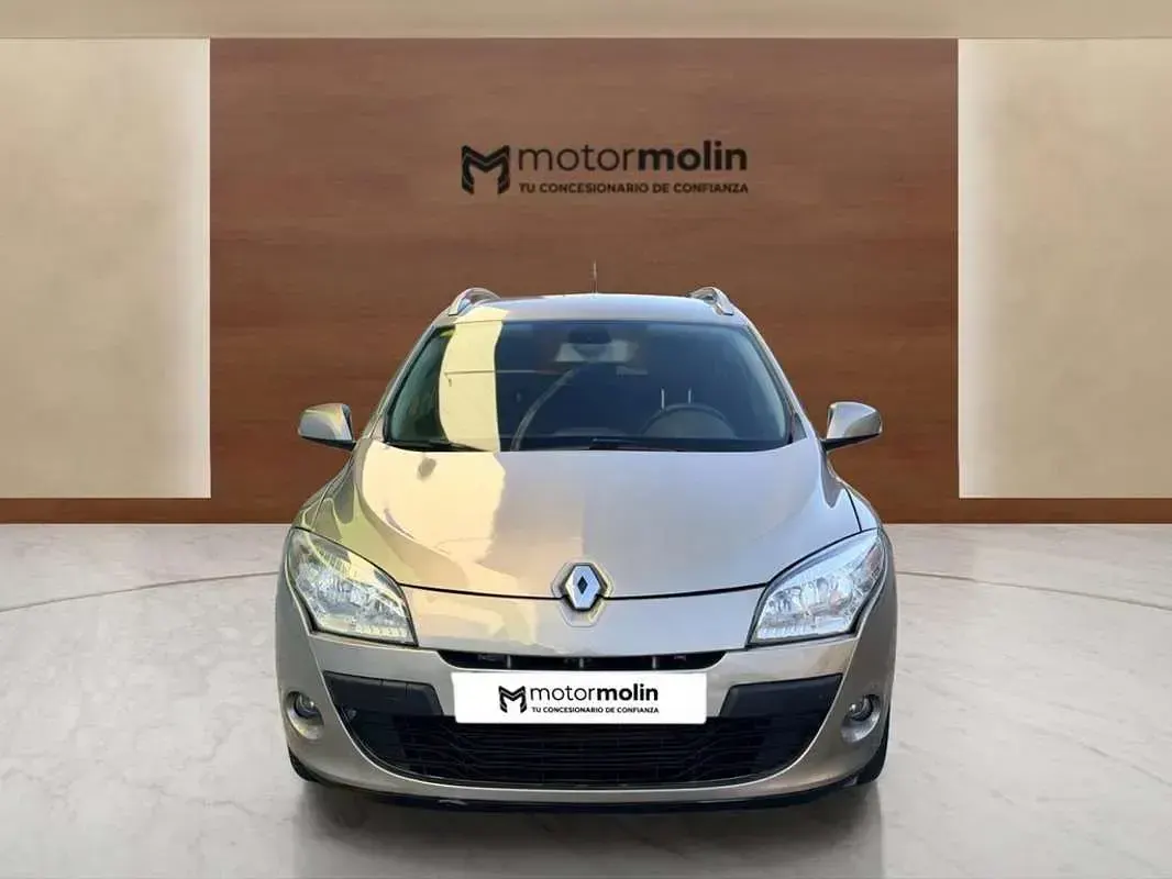 Usado Renault Mégane GrandTour Business 110 CV (80 kW) 2012 Gris Familiar