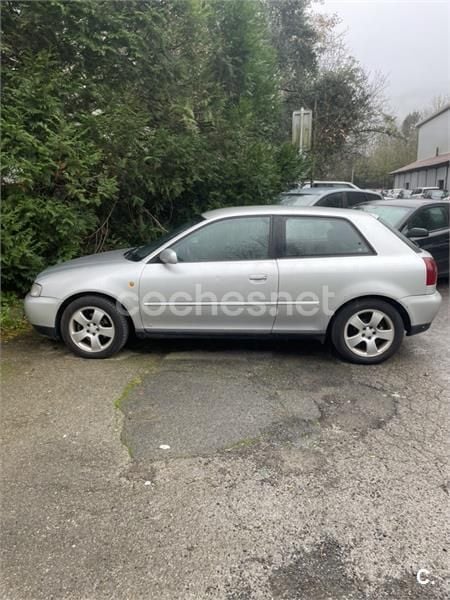 Usado Audi A3 Ambiente 110 CV (80 kW) 2000 Gris / plata Berlina