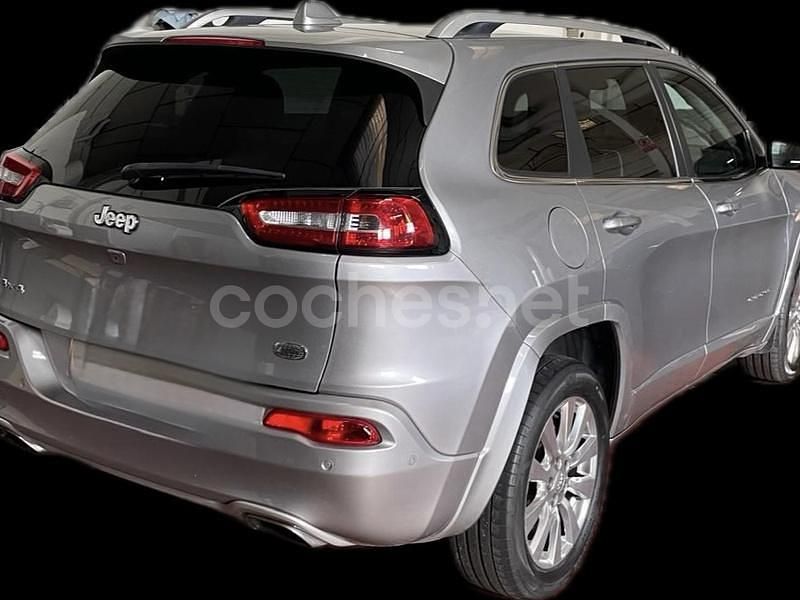 Usado Jeep Cherokee Overland 195 CV (143 kW) 2019 Gris / plata SUV