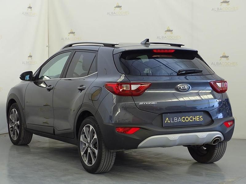 Usado Kia Stonic 101 CV (74 kW) 2020 Gris SUV