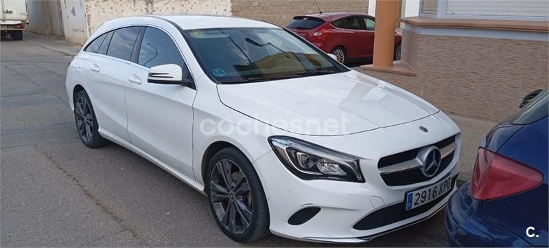 Blanco Usado 2018 Mercedes CLA200 Shooting Brake Familiar | 23.800 € (Precio justo) - Imagen 1/4