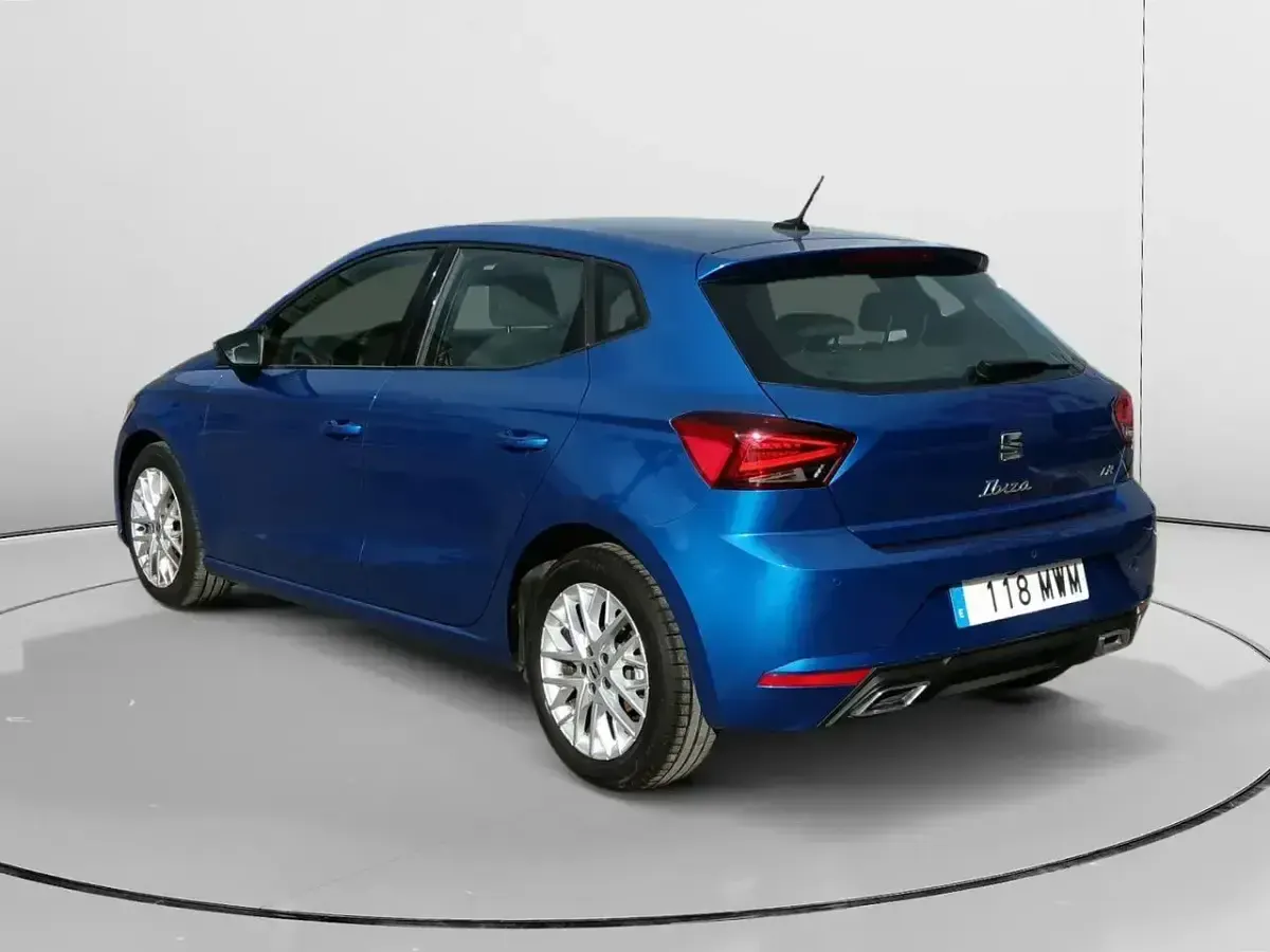 Usado Seat Ibiza FR 115 CV (84 kW) 2024 Azul Utilitario