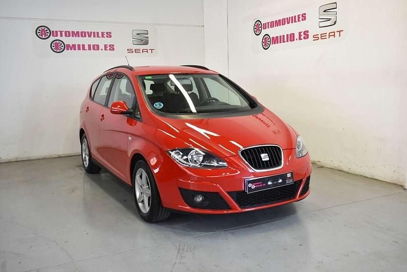 Rojo Usado 2011 Seat Altea Style Monovolumen | 7400 € (Precio justo) - Imagen 1/4