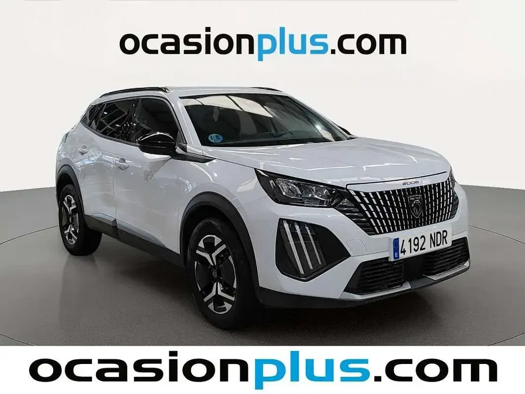 Usado Peugeot 2008 Allure 136 CV (100 kW) 2025 Blanco SUV
